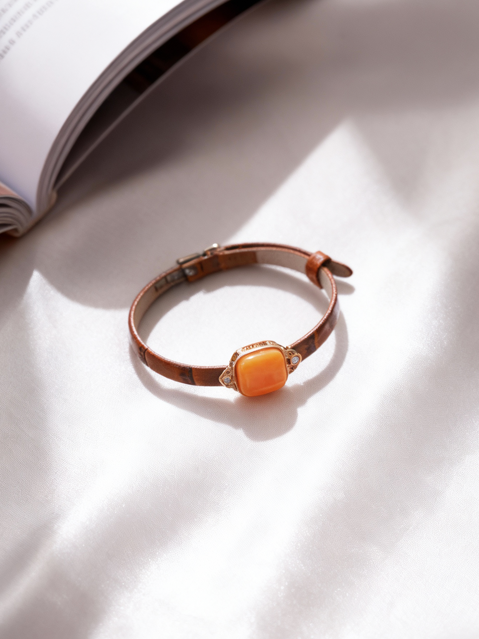 Urban Heritage Butterscotch Amber Leather Bracelet