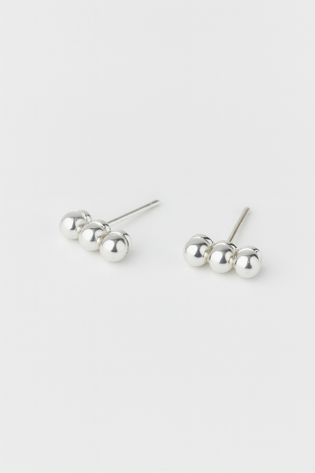 Sleek Ashley Pearl Earrings by Caevi – hypoallergenic jewelry
