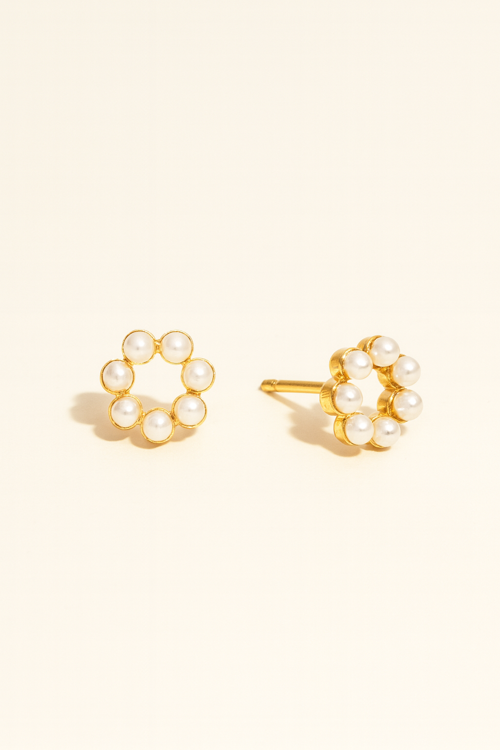 Minimalist EIRA MINI PEARLS EARRINGS by Caevi – hypoallergenic jewelry