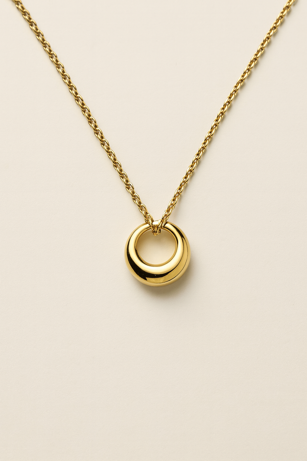Minimalist IVA CIRCLE NECKLACE by Caevi – hypoallergenic jewelry