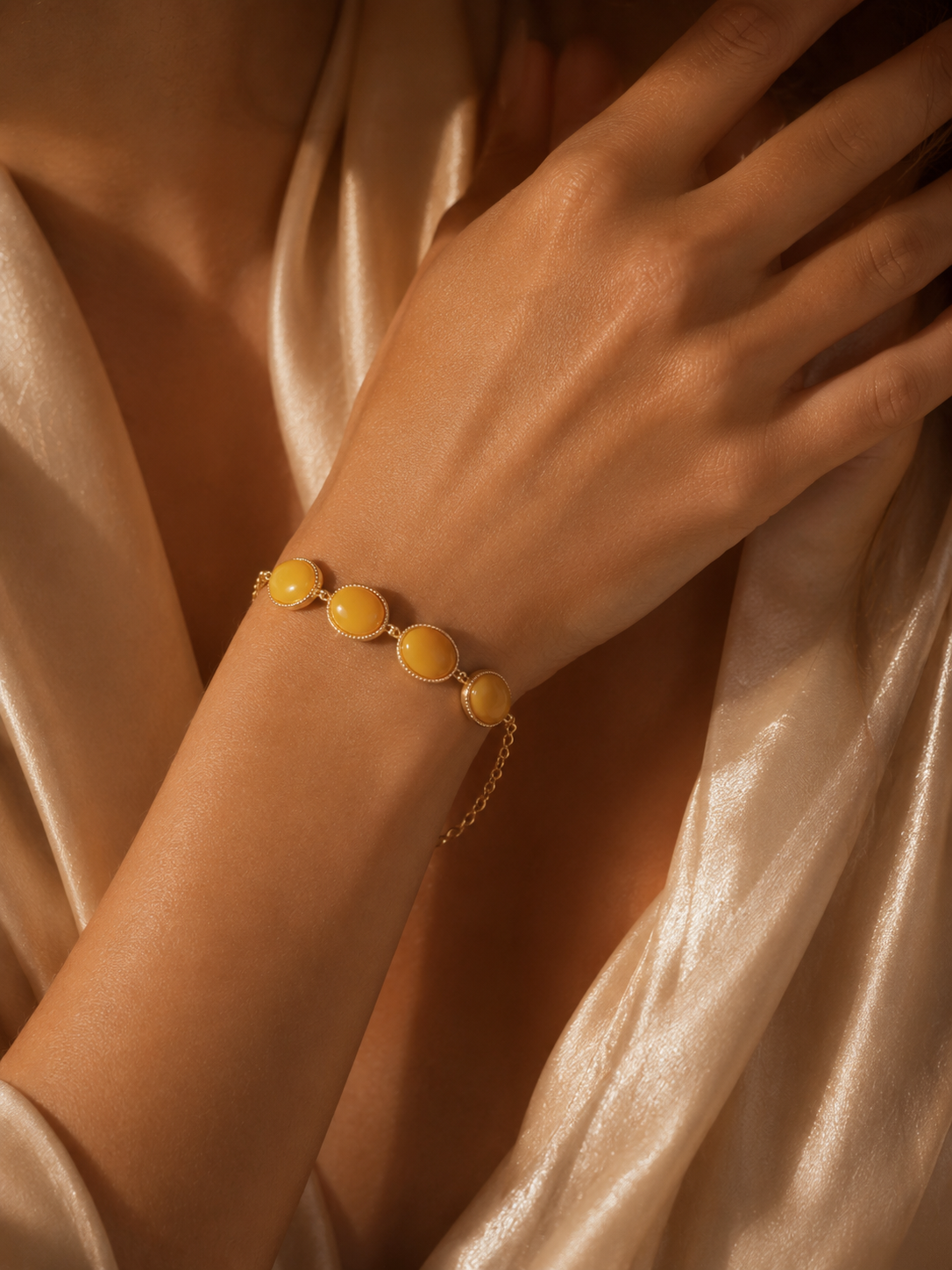 Quintessence Oval Butterscotch Amber Bracelet