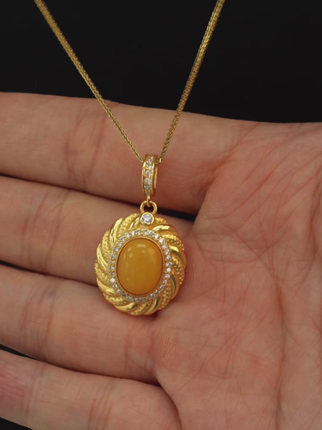 Gilded Swirl Oval Butterscotch Amber Necklace
