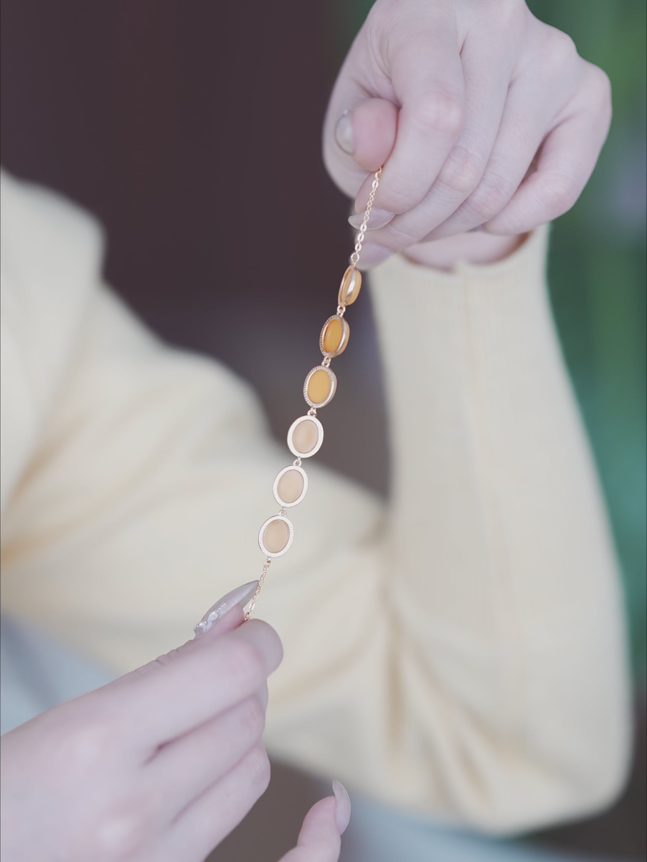 Quintessence Oval Butterscotch Amber Bracelet