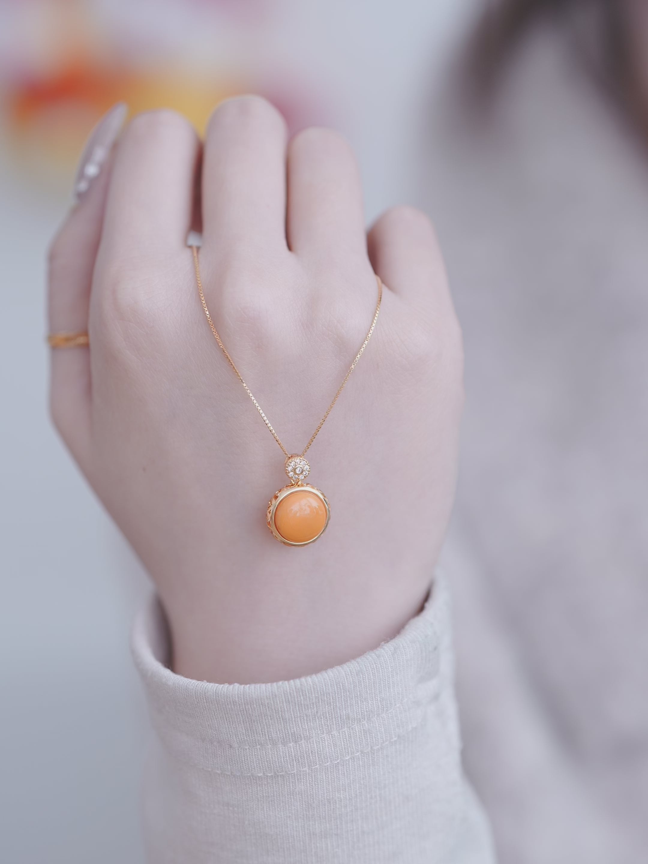 Glistening Petal Butterscotch Amber Necklace