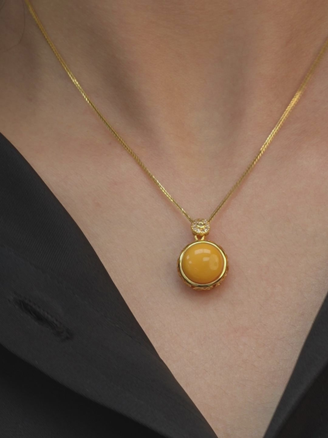 Glistening Petal Butterscotch Amber Necklace
